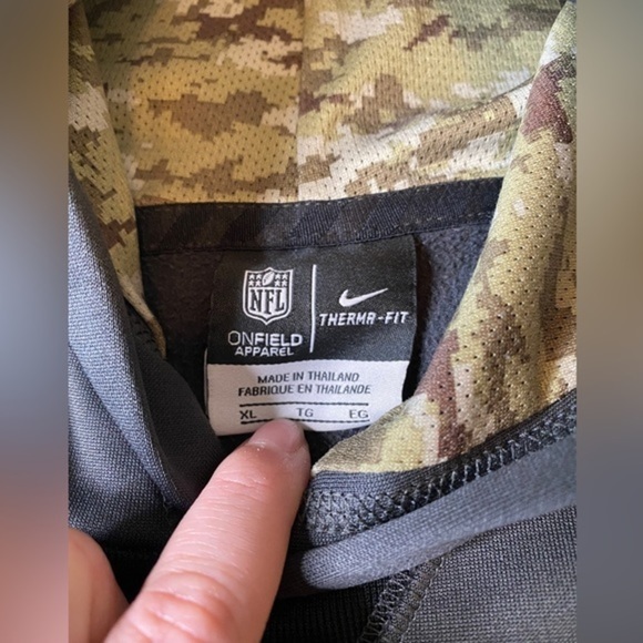 Nike NFL Salute to service black women’s Carolina Panthers hoodie. Size x-large - Picture 6 of 7